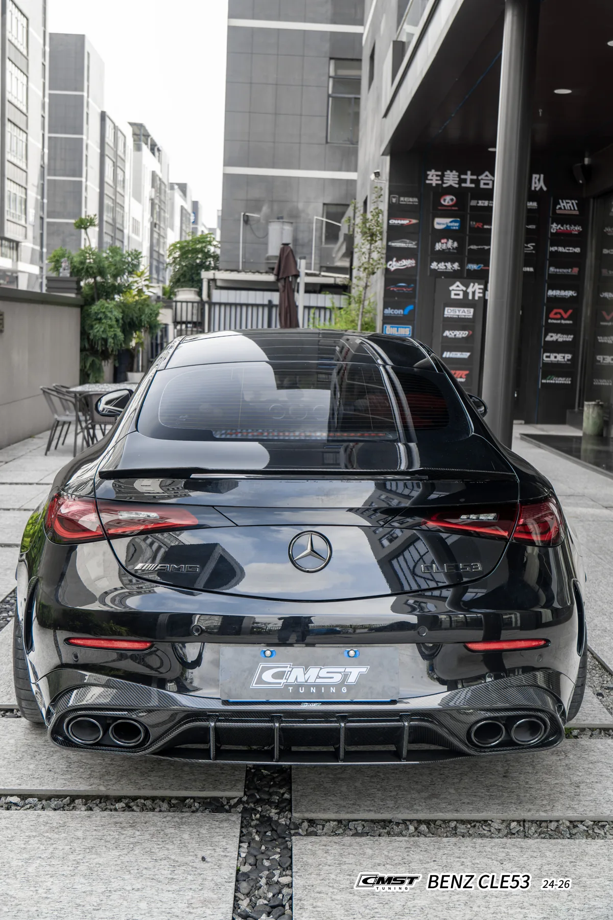 Rear Spoiler B · Low Profile fitted on the car
