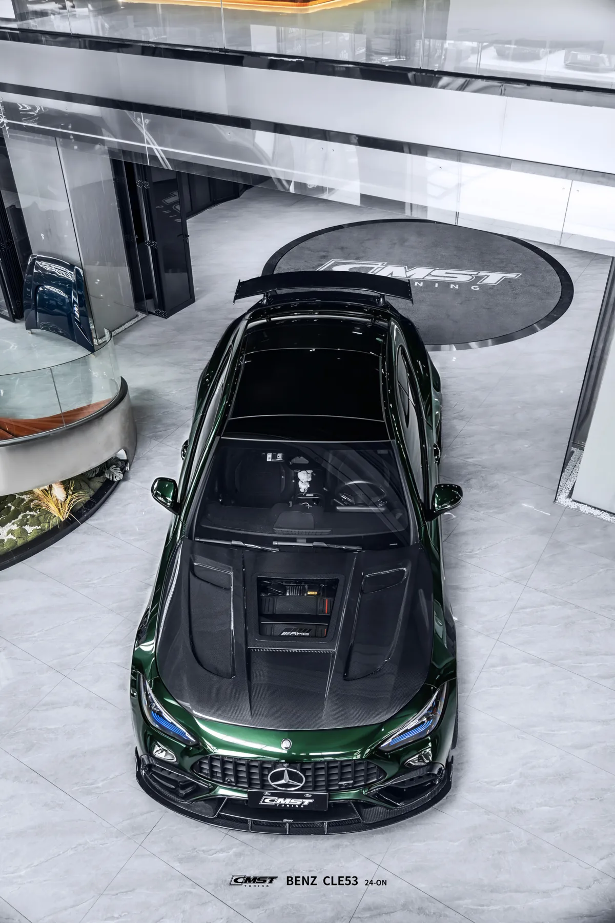 Hood B · Clear Window fitted on the car