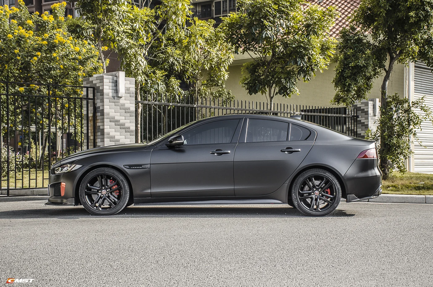 Side Skirts — view 5